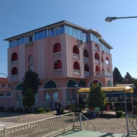 Hotel Meteor Shkodër Exteriör bild