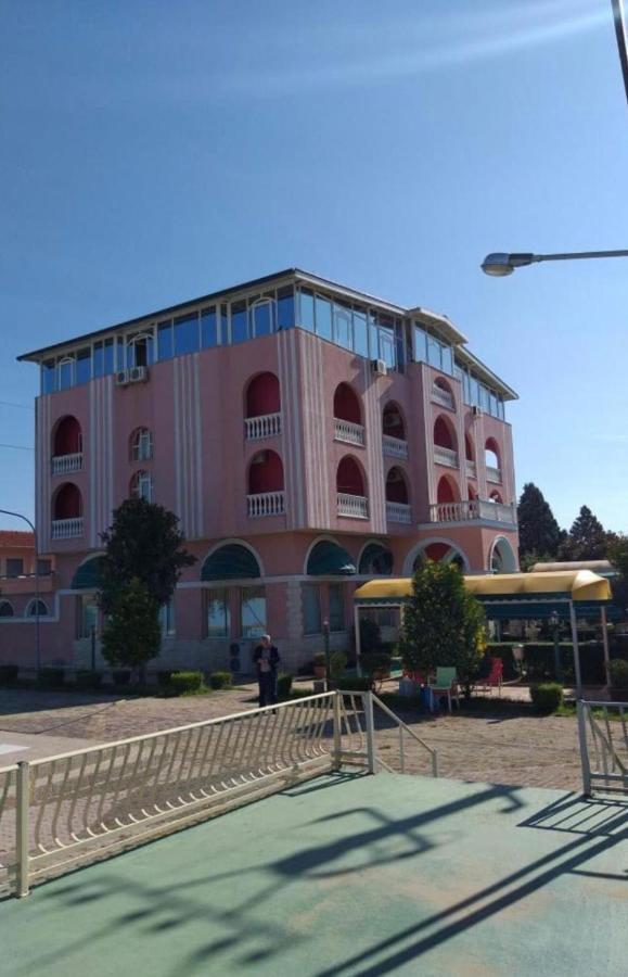 Hotel Meteor Shkodër Exteriör bild