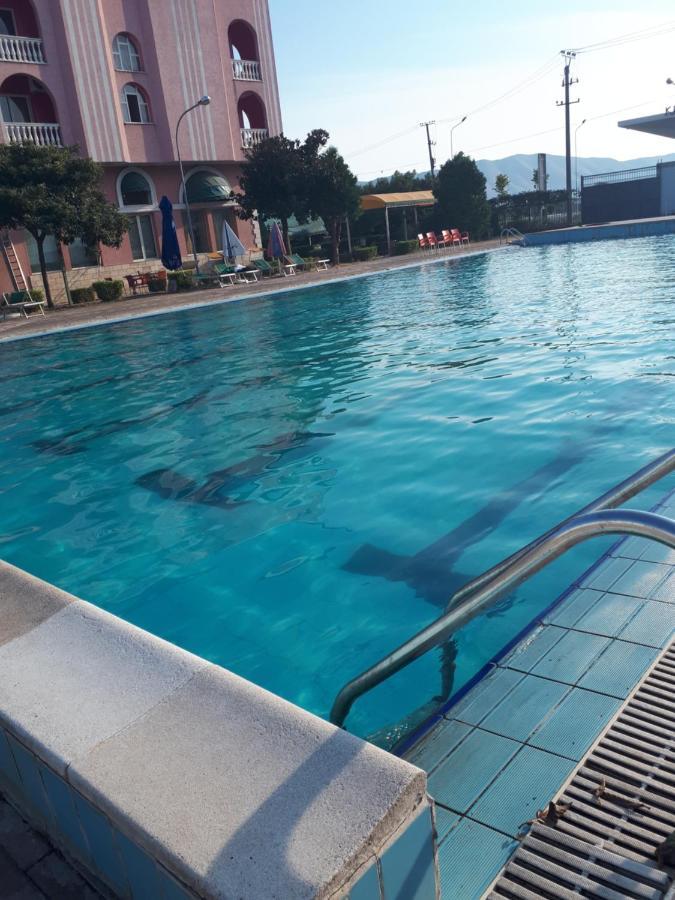 Hotel Meteor Shkodër Exteriör bild